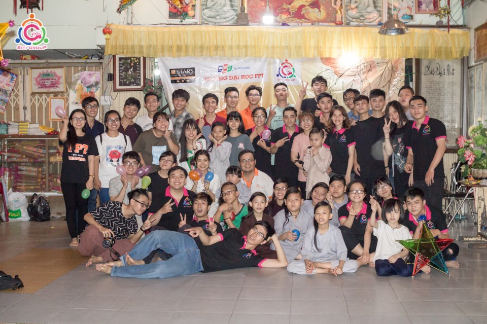 Sinh viên FPT chung tay tổ chức trung thu yêu thương
